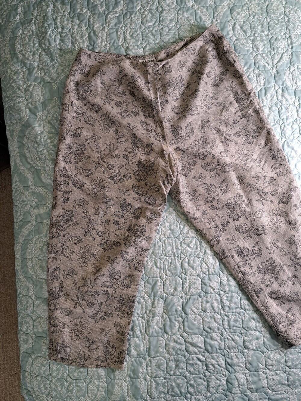 Women's Allison Taylor Gray and Black Capris Size 12